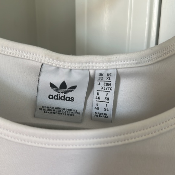 Adidas crop top - Picture 2 of 2